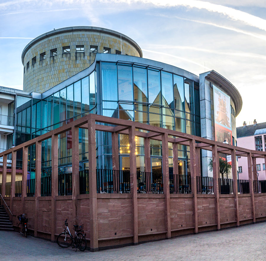 2025 @Christian Appel, Spaziergangsforscher, Zeichner, Klangarchäologe, Fotograf, Räumebauer, Utopist, Gärtner, Objektemacher, Klavierspieler, Innenarchitekt