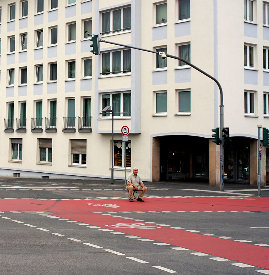 2025 @Christian Appel, Spaziergangsforscher, Zeichner, Klangarchäologe, Fotograf, Räumebauer, Utopist, Gärtner, Objektemacher, Klavierspieler, Innenarchitekt